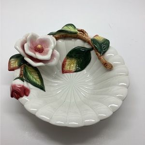 Beautiful Fitz and Floyd Blushing Rose 9" Serving Bowl.
